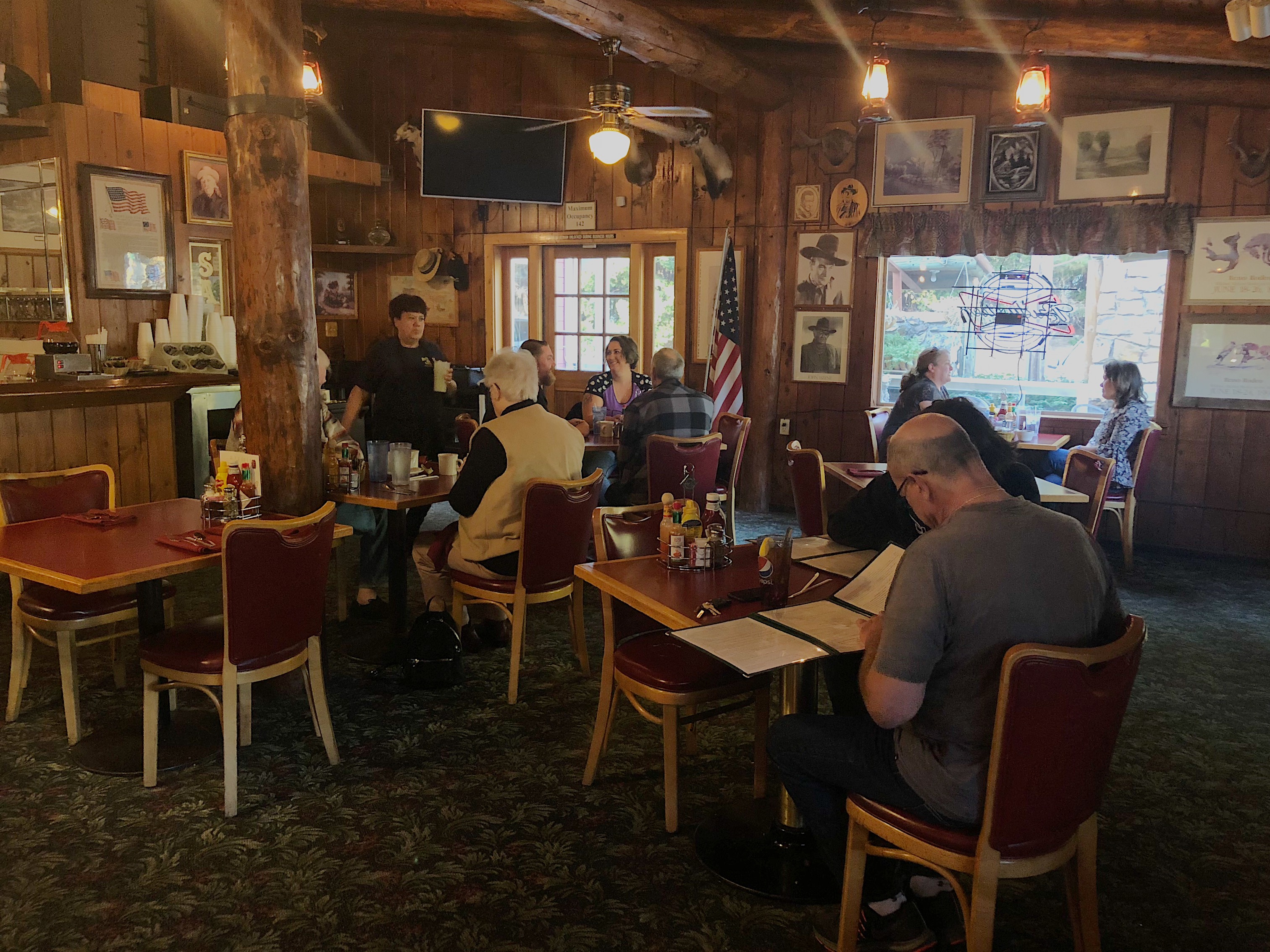 Sportsman’s Hall Camino, CA Review & What to Eat