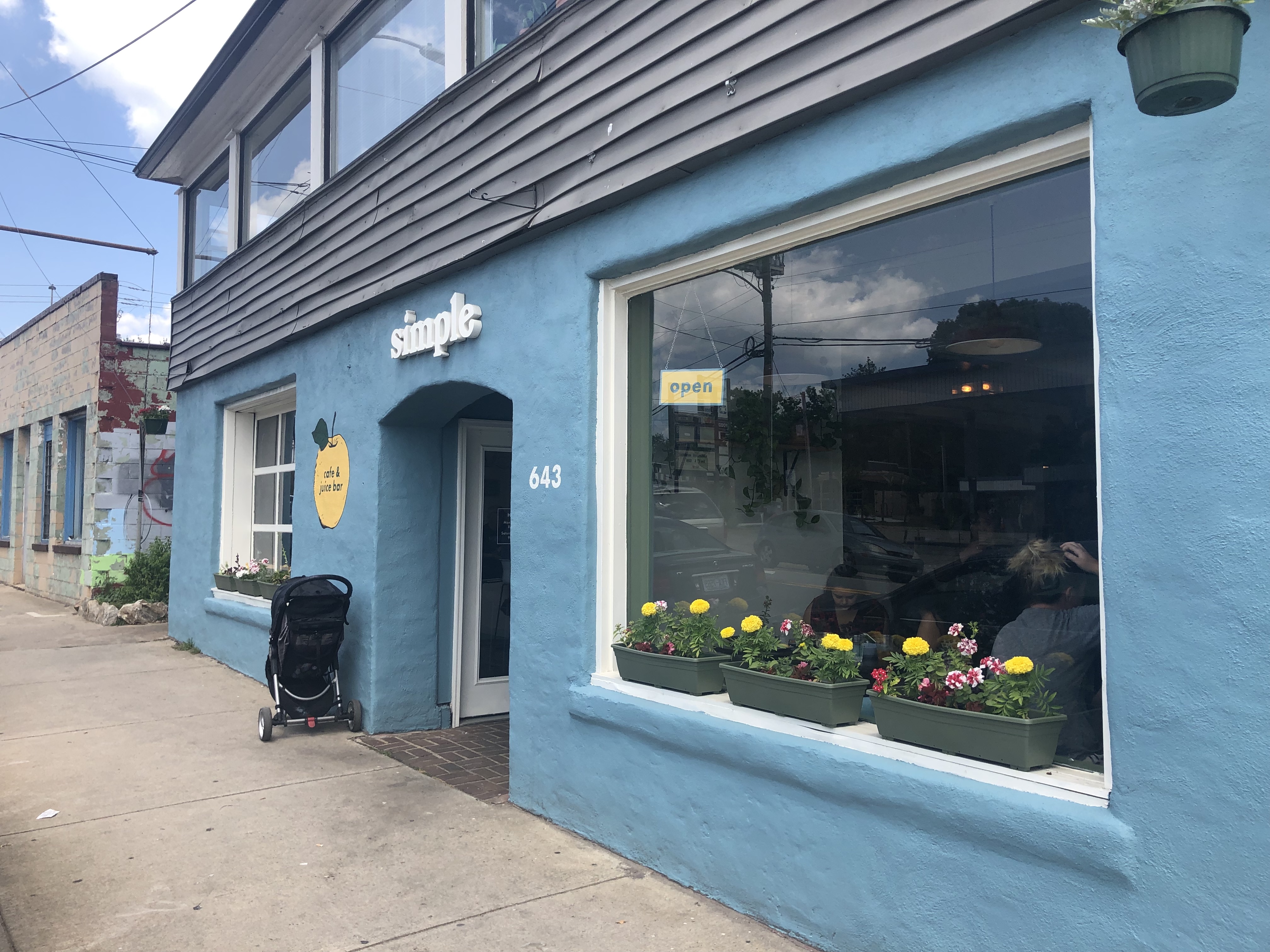 Simple Cafe & Juice Bar Asheville, NC Review & What to Eat