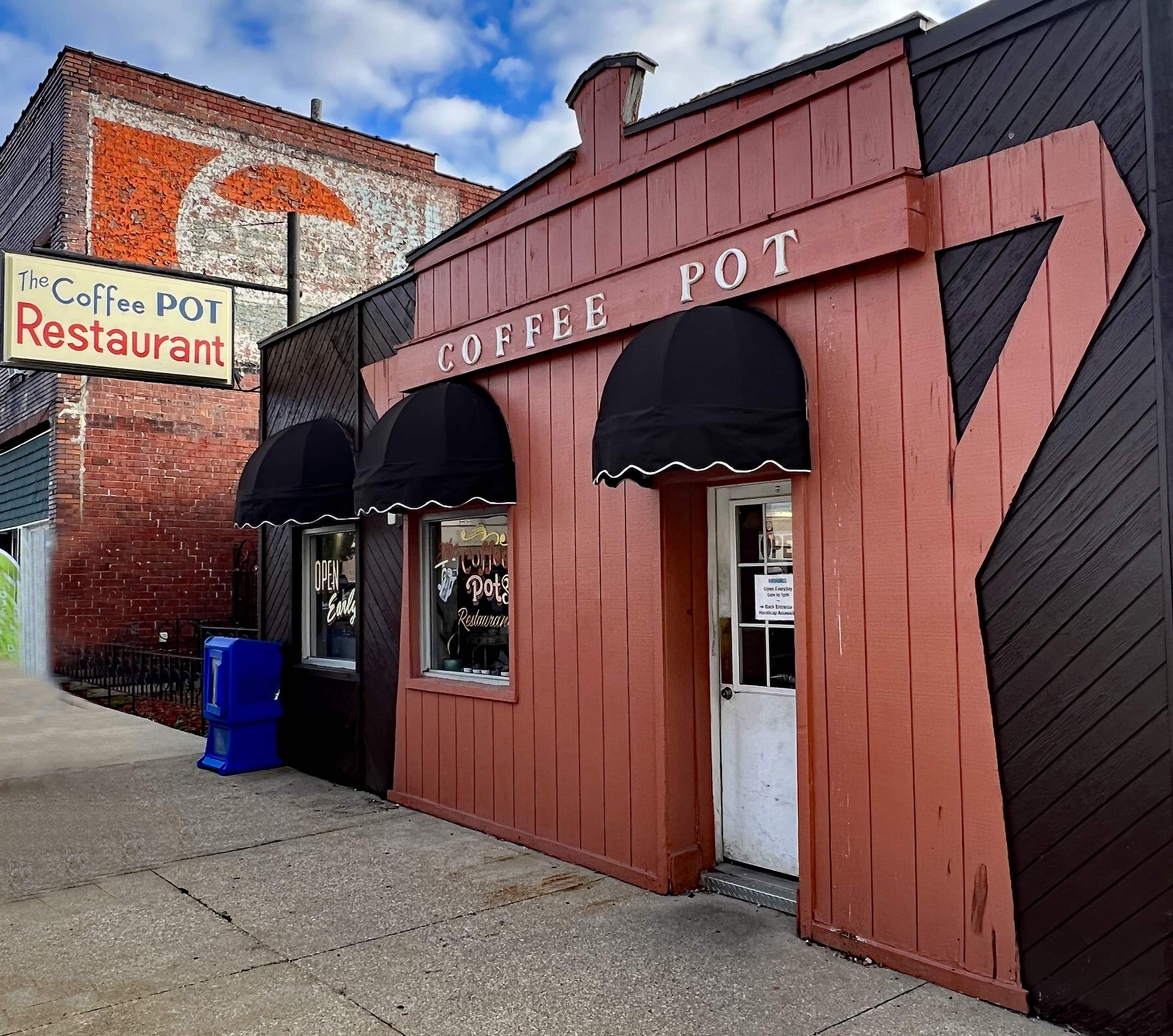 Coffee Pot Barberton, Ohio Review & What to Eat