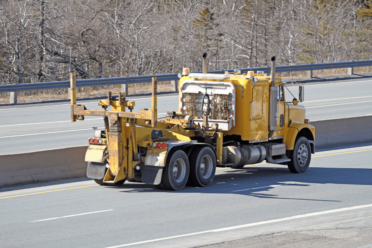 What is Heavy Duty Towing? Road Runner Wrecker Service Inc.
