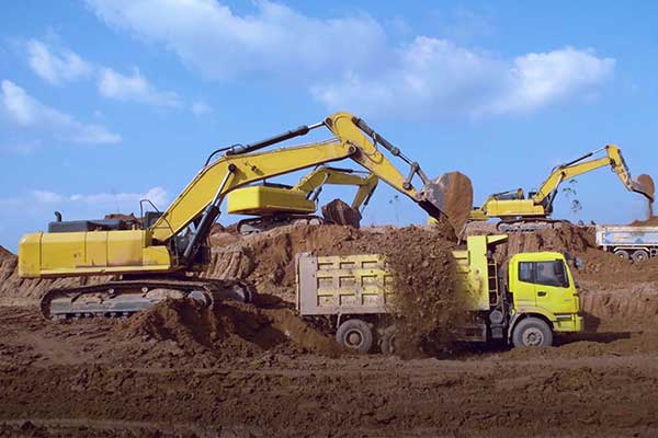 Excavator vs Mini Excavator: How to Choose? - RoadSky