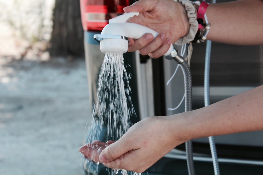 12 idées pour te doucher pendant ton road trip roadsurfer