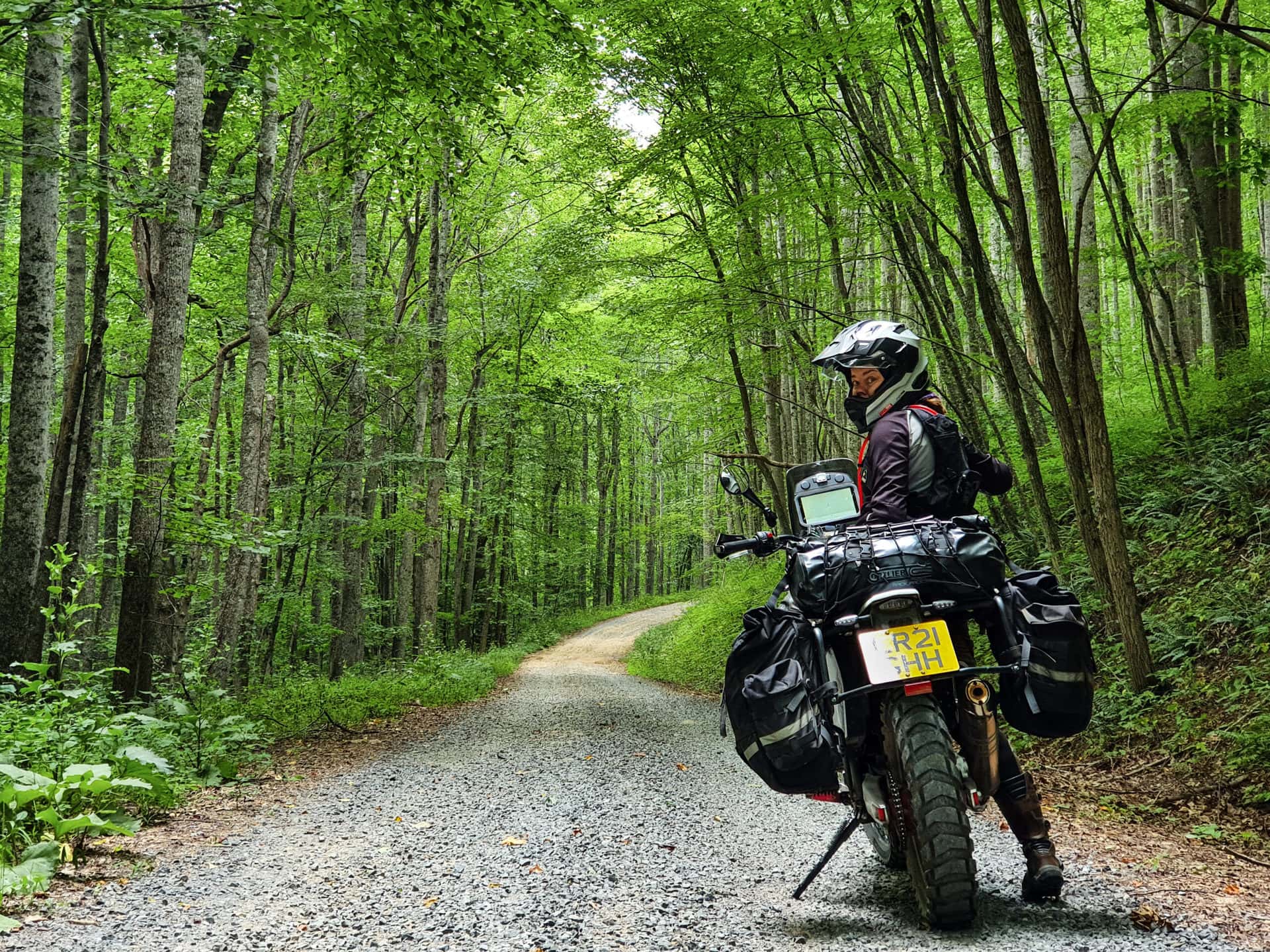 Endless miles of gravel A solo motorcycle ride from coast to coast on(03)
