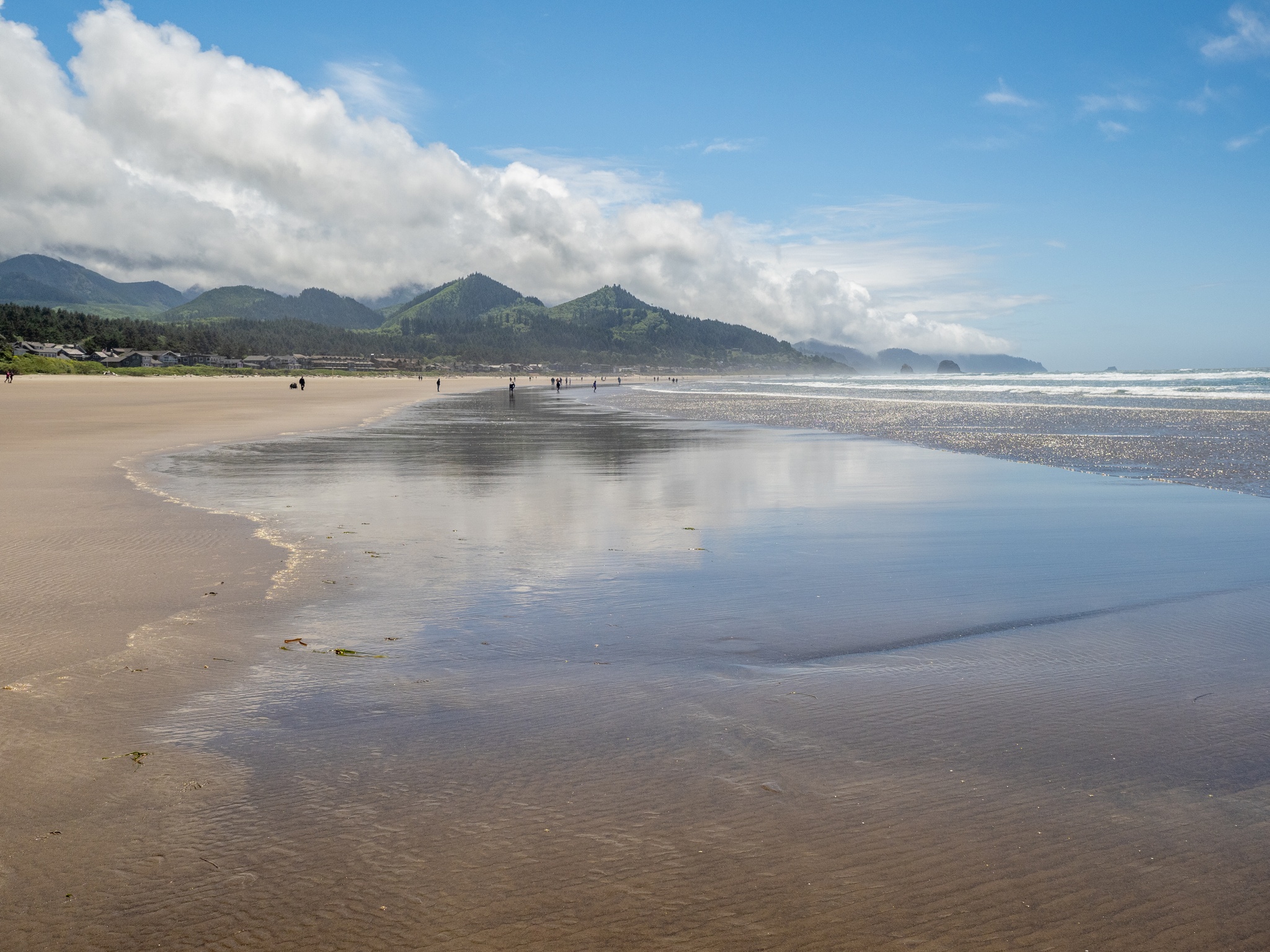Exploring Cannon Beach, Astoria and Cape Disappointment Roadtripping