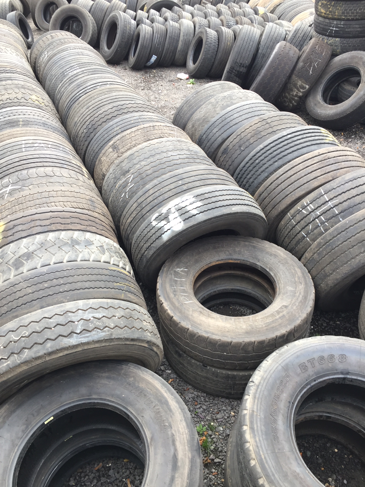 Used truck tyres for export > Used Truck Tyres Part Worn Truck Tyres