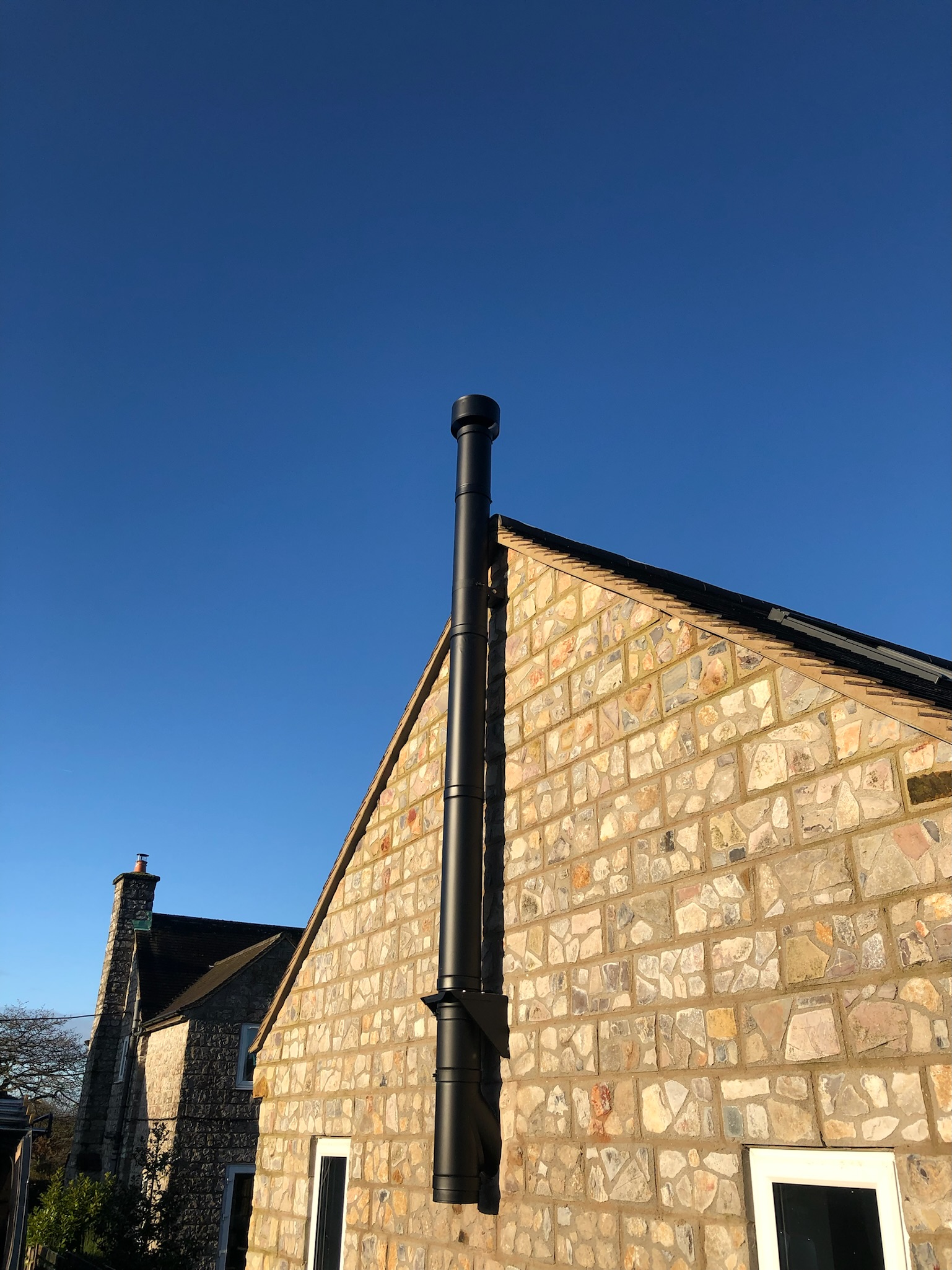 Twin Wall Flue & Freestanding Stove Roar