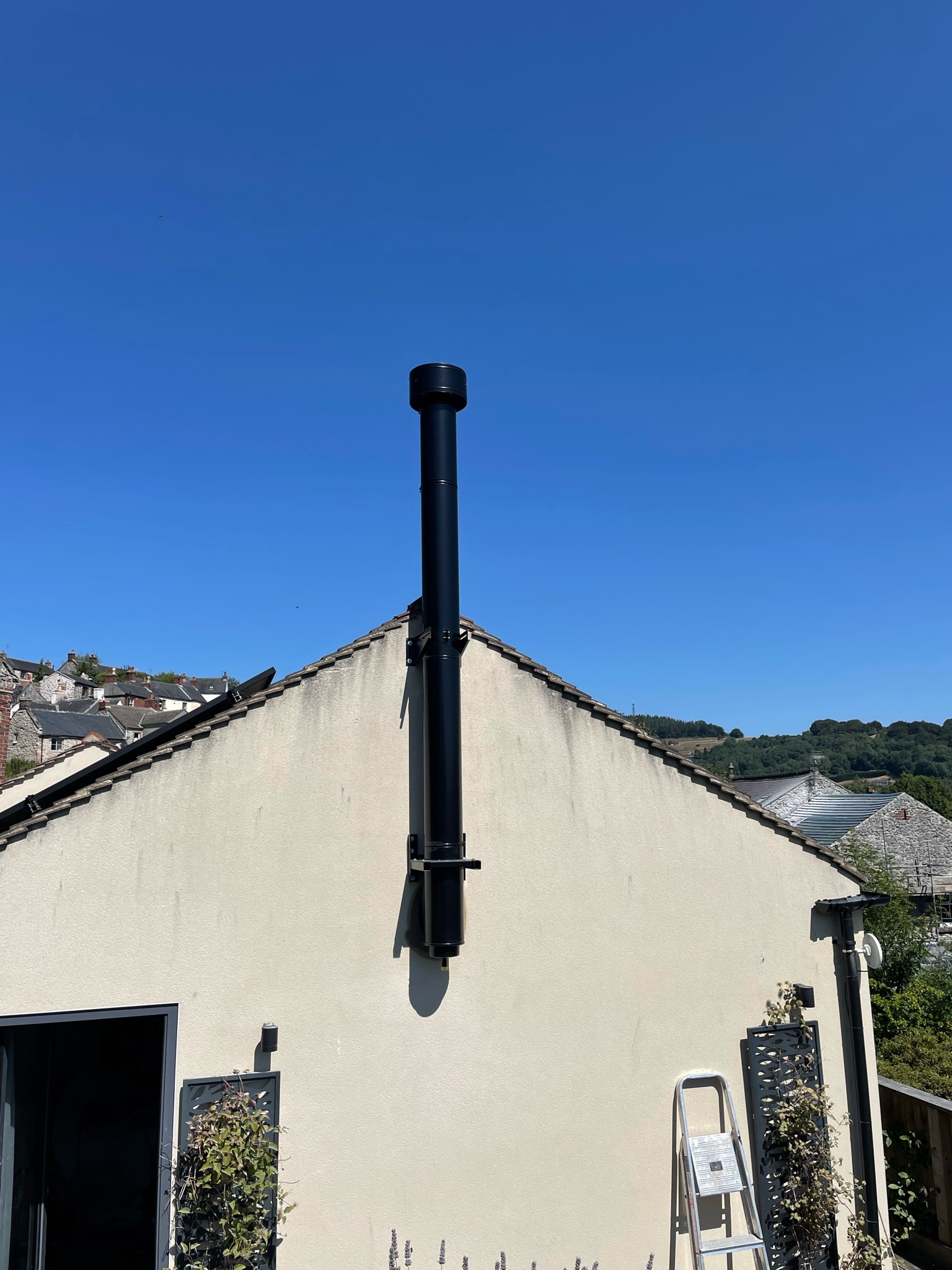 Twin Wall Flue & Freestanding Stove Roar Fires