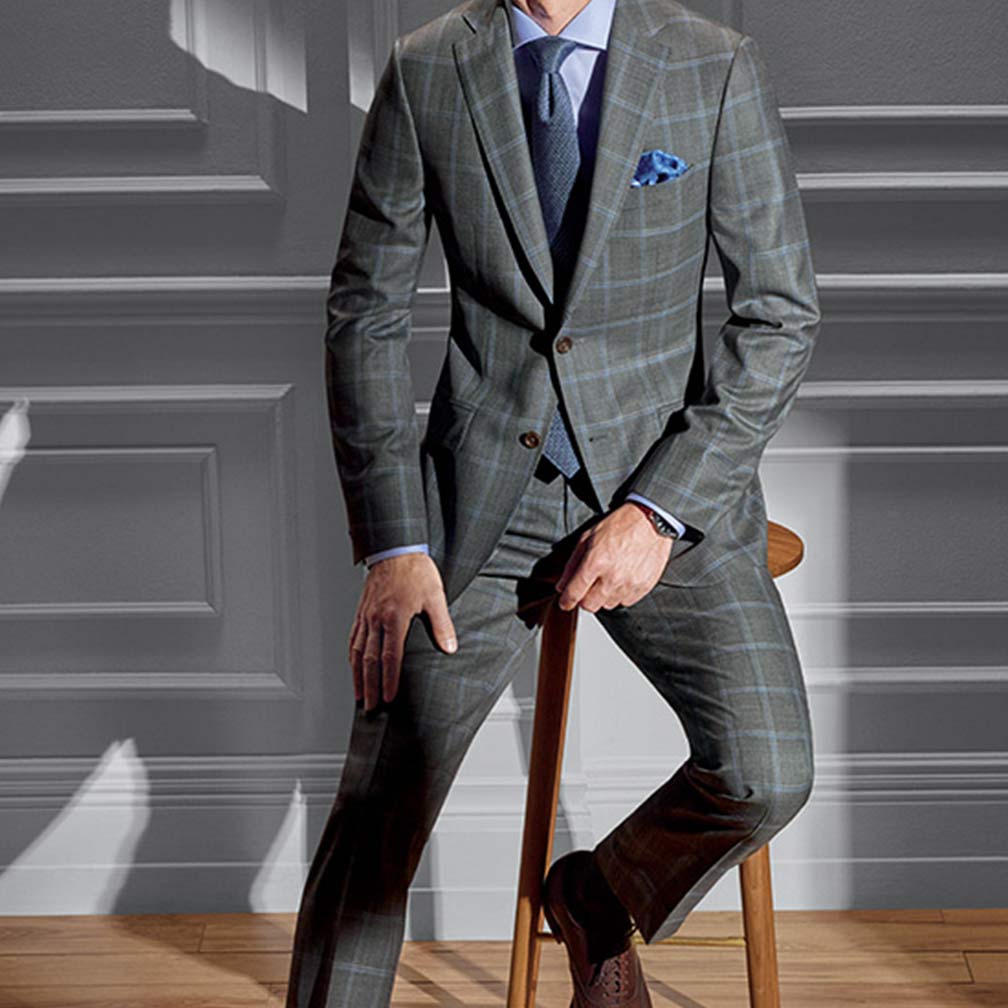 Quality suits for short men from Robbie Brown