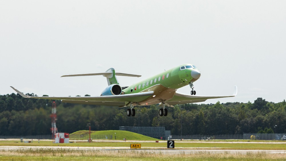This New BioFuel Reduces Jet Carbon Emissions by 80