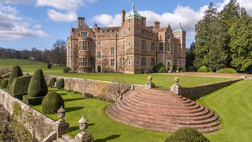 The Best in Real Estate, From Luxe Beach Houses to Historic Castles