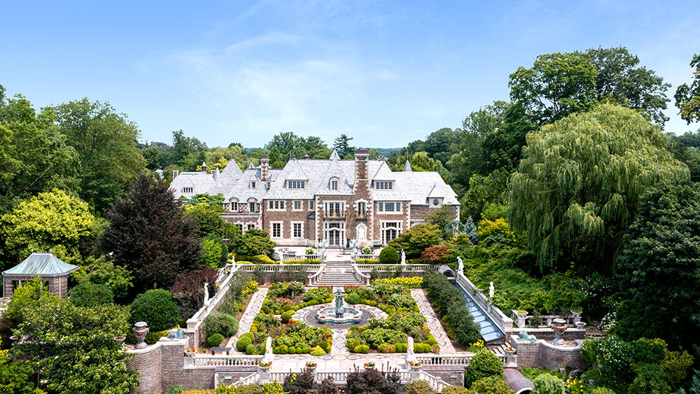 Inside a 55 Million Compound on Long Island’s Gold Coast Robb Report