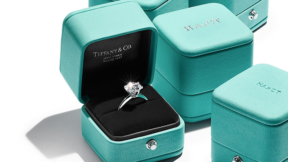 Tiffany & Co. Is Now Letting You Customize Its Iconic Blue Box Robb