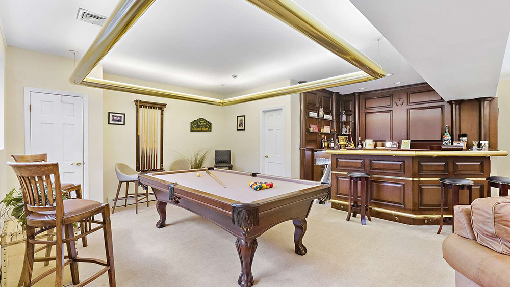 Inventor Joy Mangano Lists Her Long Island Estate for 20 Million