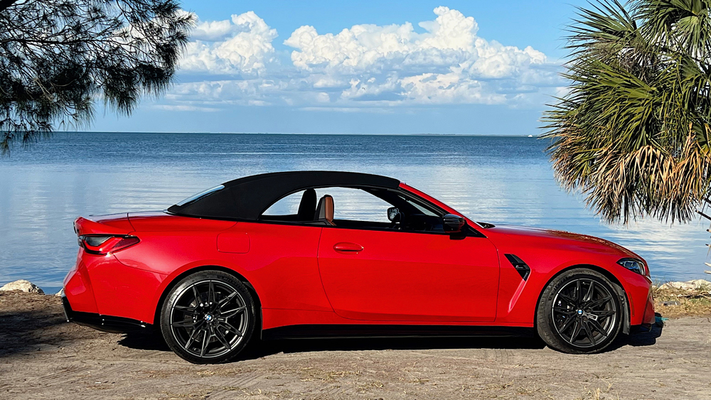 Review BMW’s 2022 M4 Competition Convertible Is Powerful and Poised