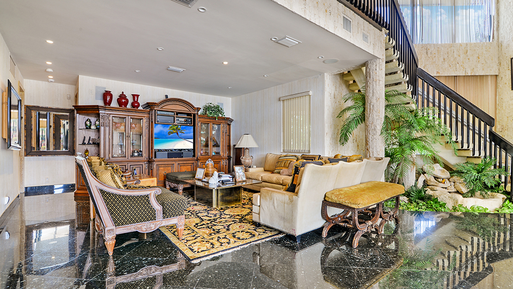 661 Oleander Drive Mansion in Photos