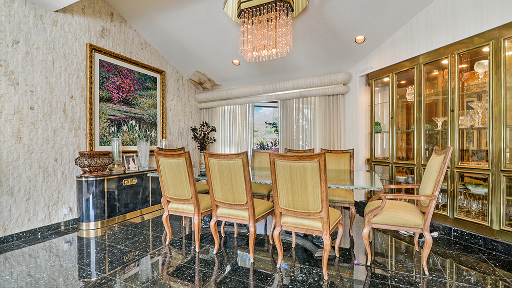 661 Oleander Drive Mansion in Photos