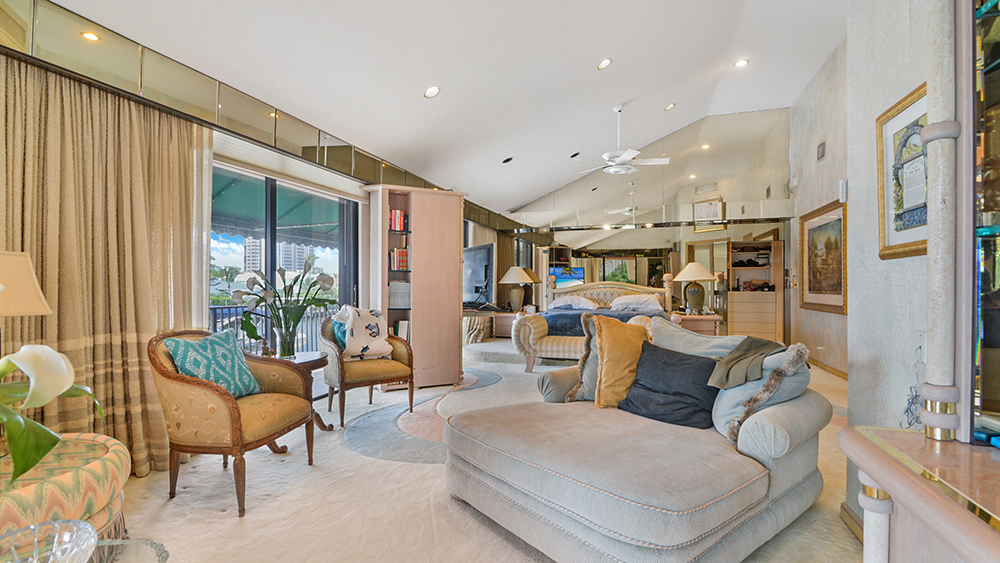 661 Oleander Drive Mansion in Photos