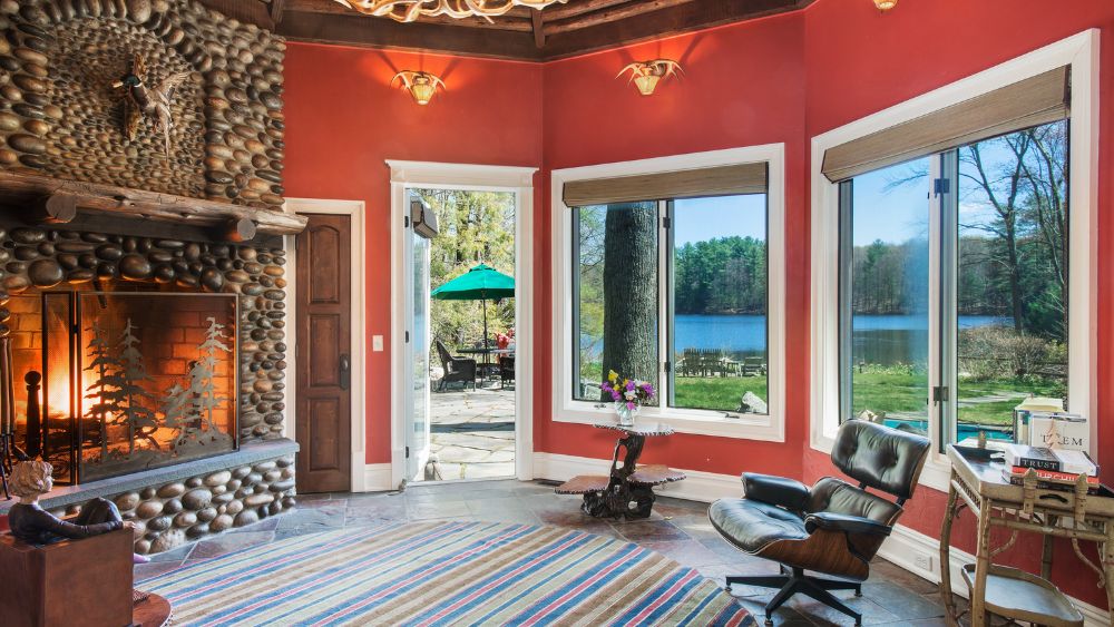 This 12M Lakefront Home in New York Feels Like a Luxe Summer Camp