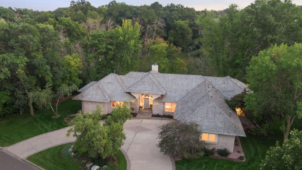 13741 Wood Ln, MN 55305 Robb Report