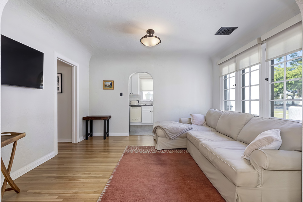 Kiefer Sutherland House in Photos Los Angeles