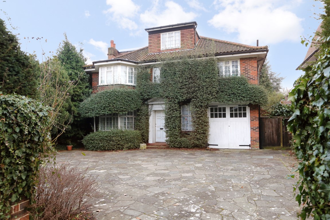 Bathgate Road Wimbledon, London Robert Holmes