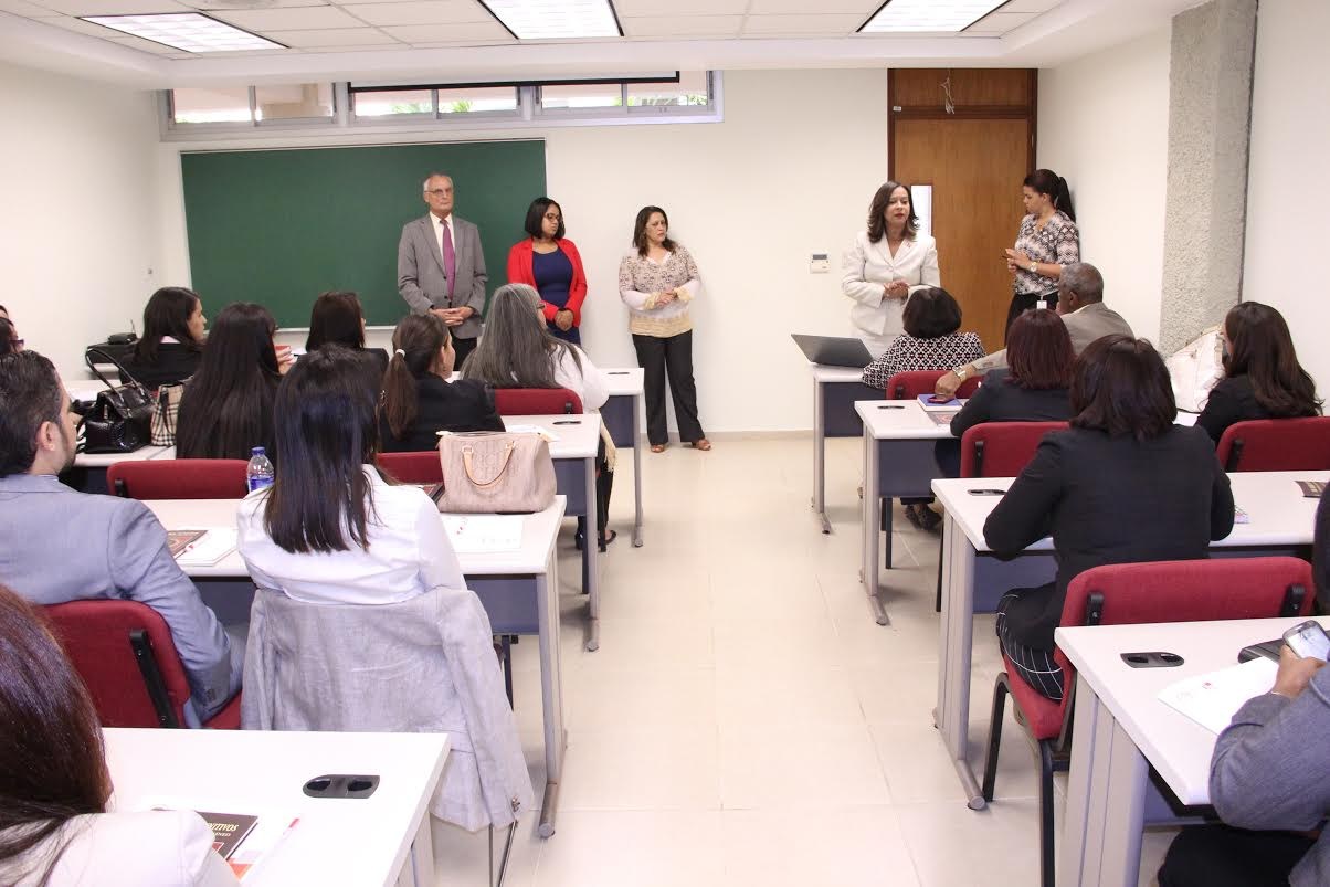 Capacitan a juristas en "Derecho del Consumidor" RC Noticias