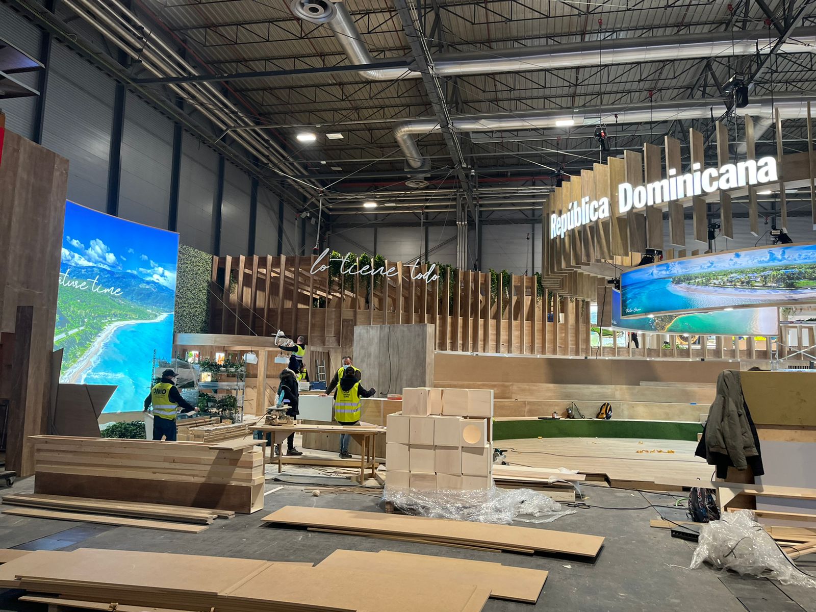 Así va la construcción del stand de República Dominicana en Fitur 2022