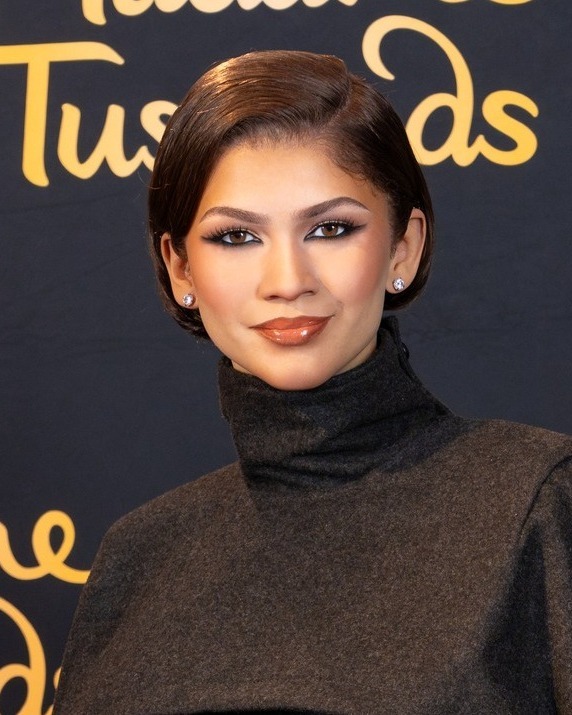 Nueva York presenta la figura de cera de Zendaya en el Museo Madame Tussauds, destacando su realismo e influencia en el cine y la moda.