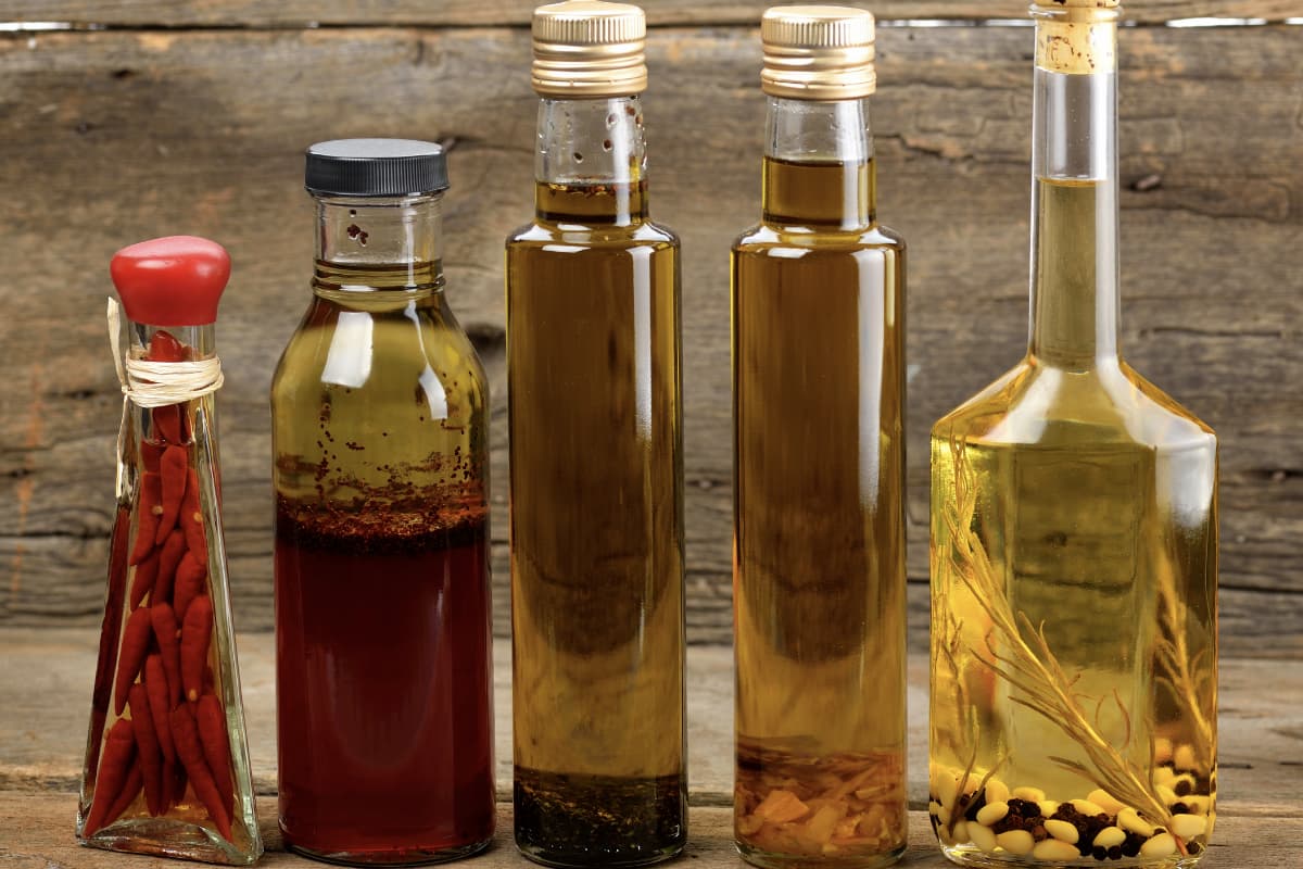 What are the Best Oils to Use in Cast Iron Pans? Robin Hood Cookware