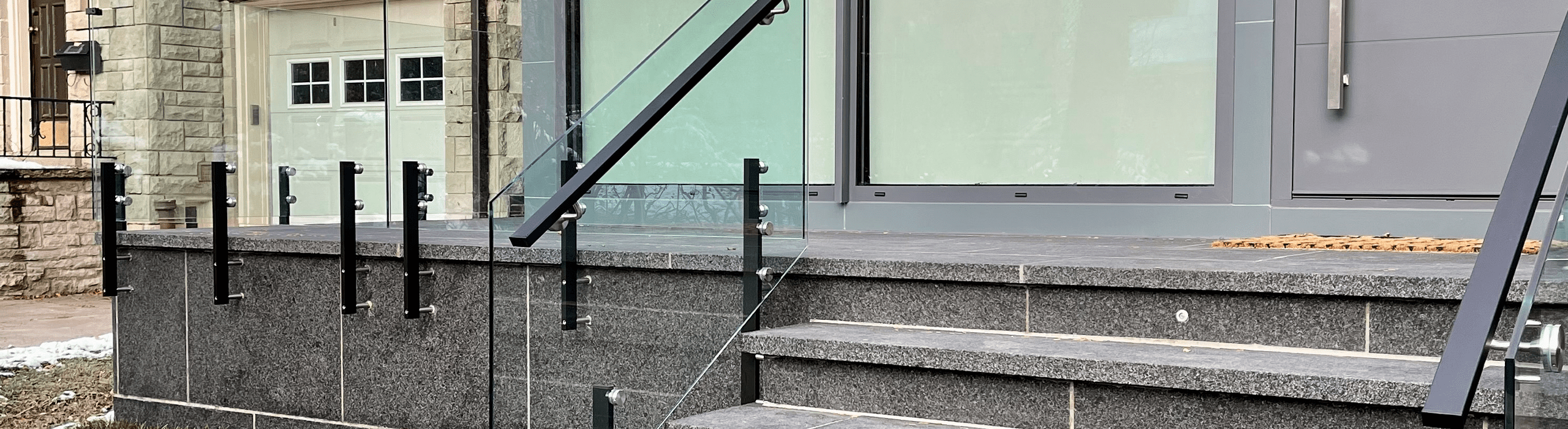 Ontario Glass Railings Why They're a Top Choice for Homeowners