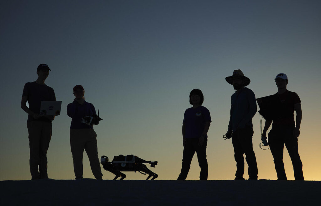 Researchers are teaching robots to walk on Mars from the sand of New Mexico Researchers are teaching robots to walk on Mars from the sand of New Mexico