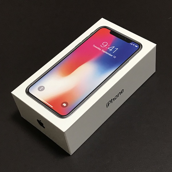 「iPhone X スペースグレイ 256GB」開封です(*`･ω･)ゞ。 2階からMac