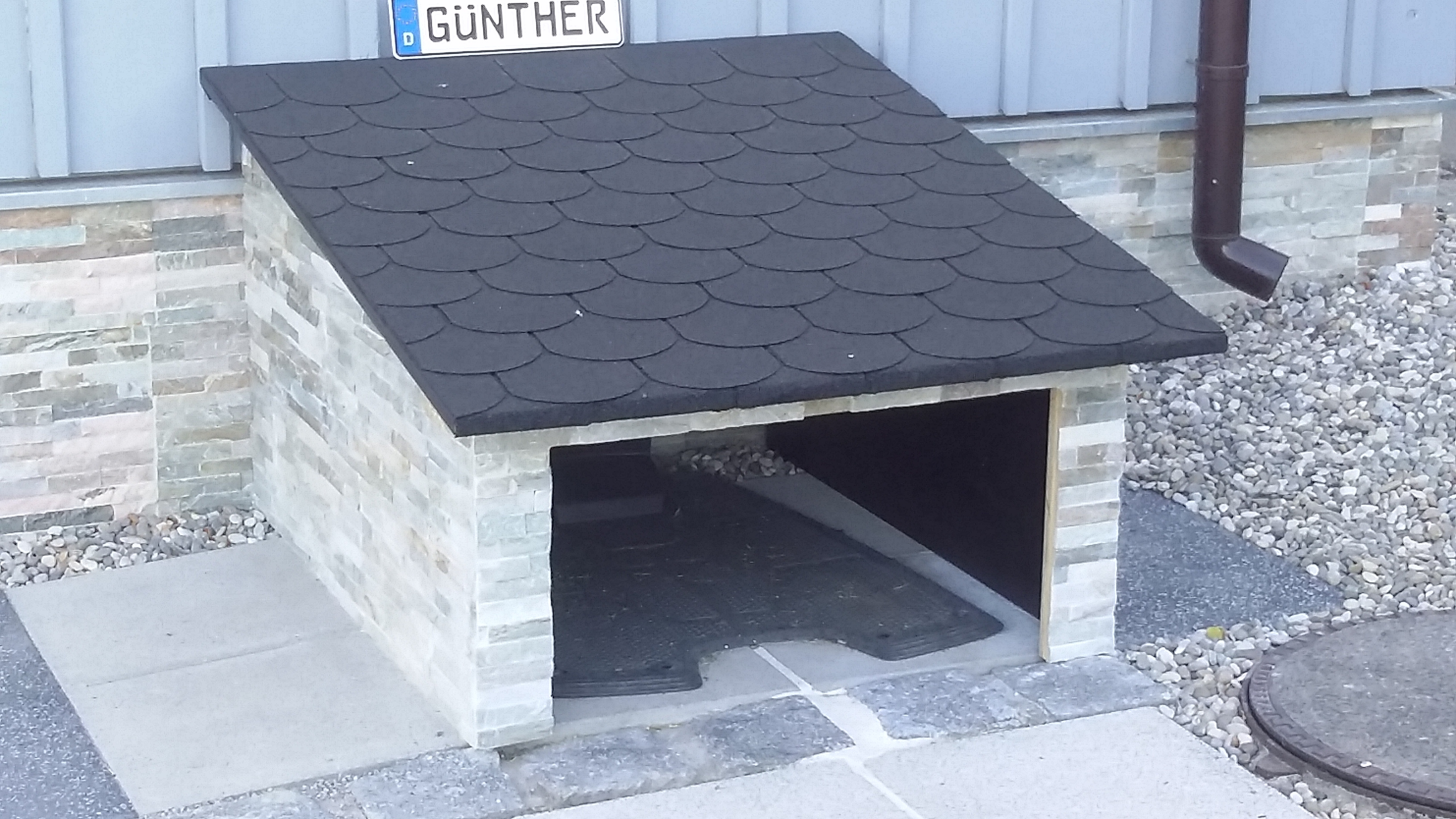 Garage für den Automower 305 selbst bauen oder kaufen
