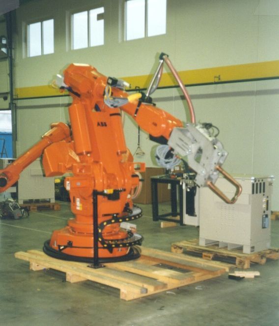 Spot welding robot