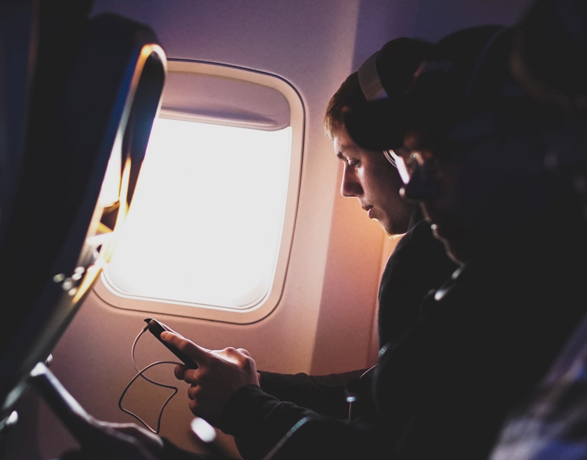 How Does Wifi In Airplane Work