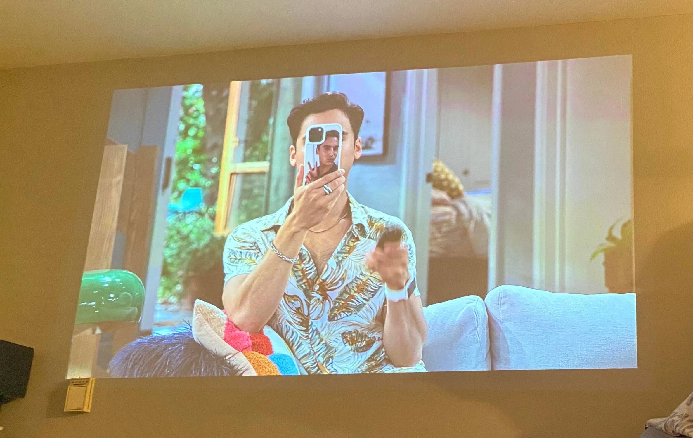 How To Project A Picture Onto A Wall With A Projector