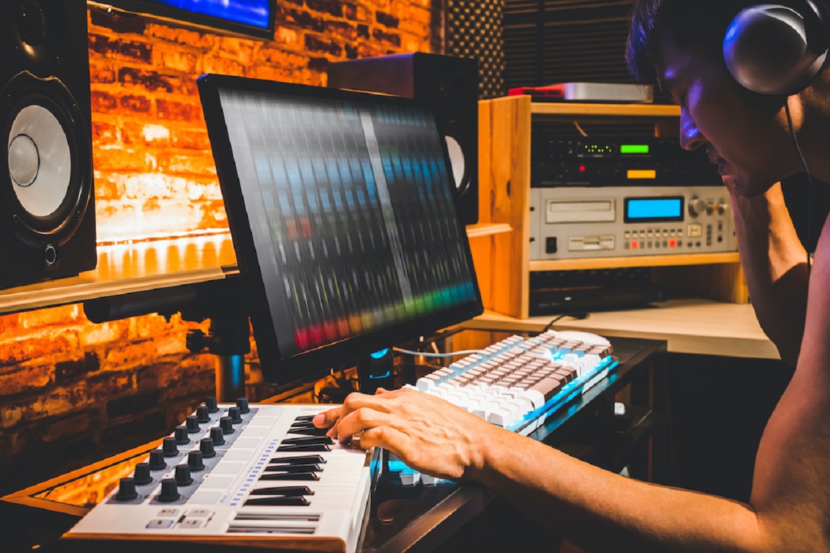 How to Play a MIDI Keyboard through a PC