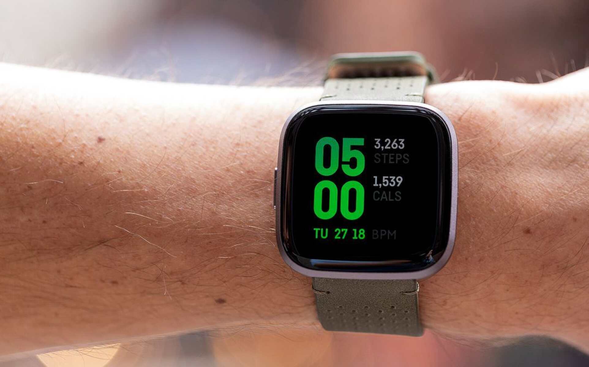 Clock Management Adjusting Time on Fitbit Versa 2