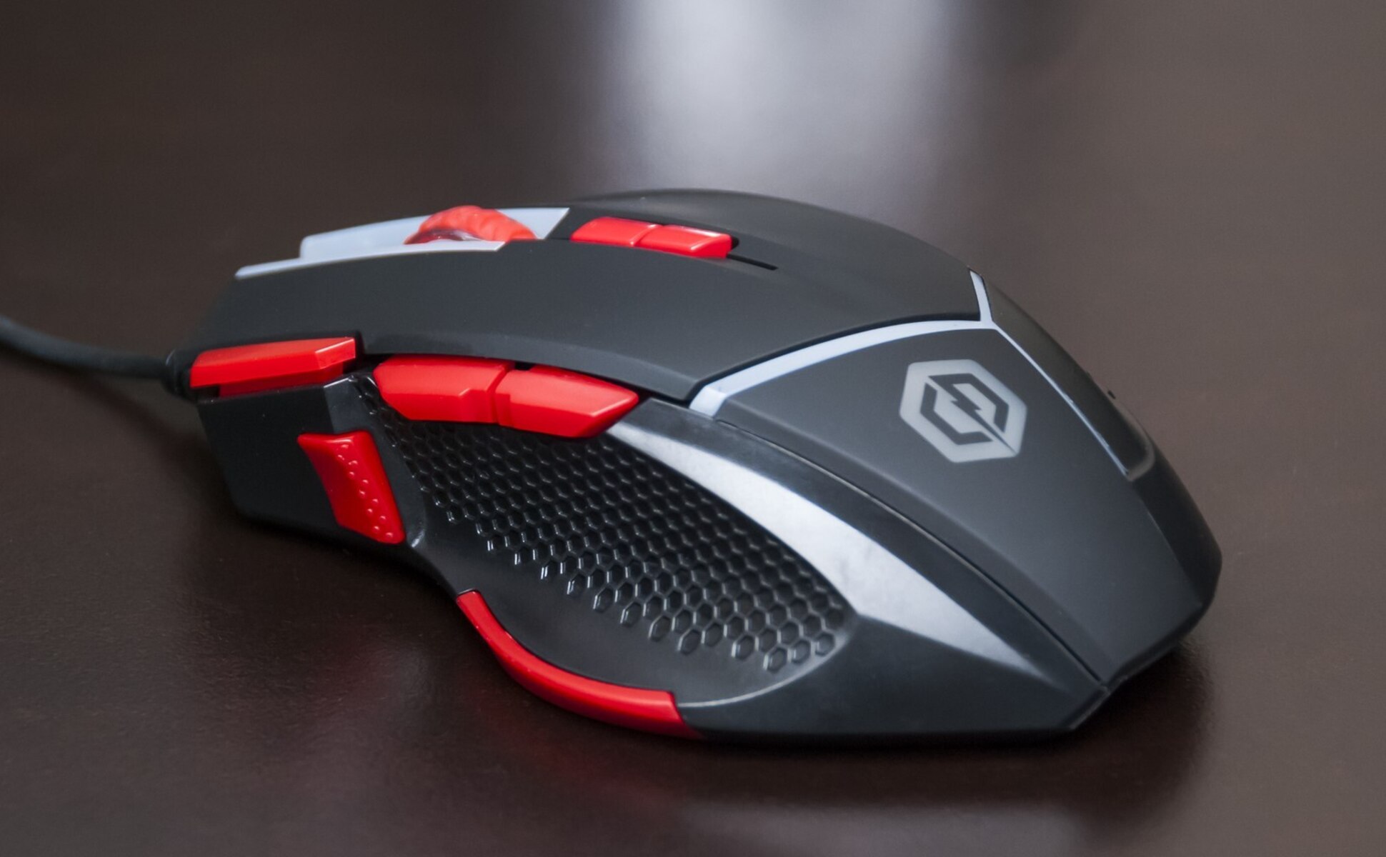 CyberpowerPC Gaming Mouse: How to Change Weight | Robots.net