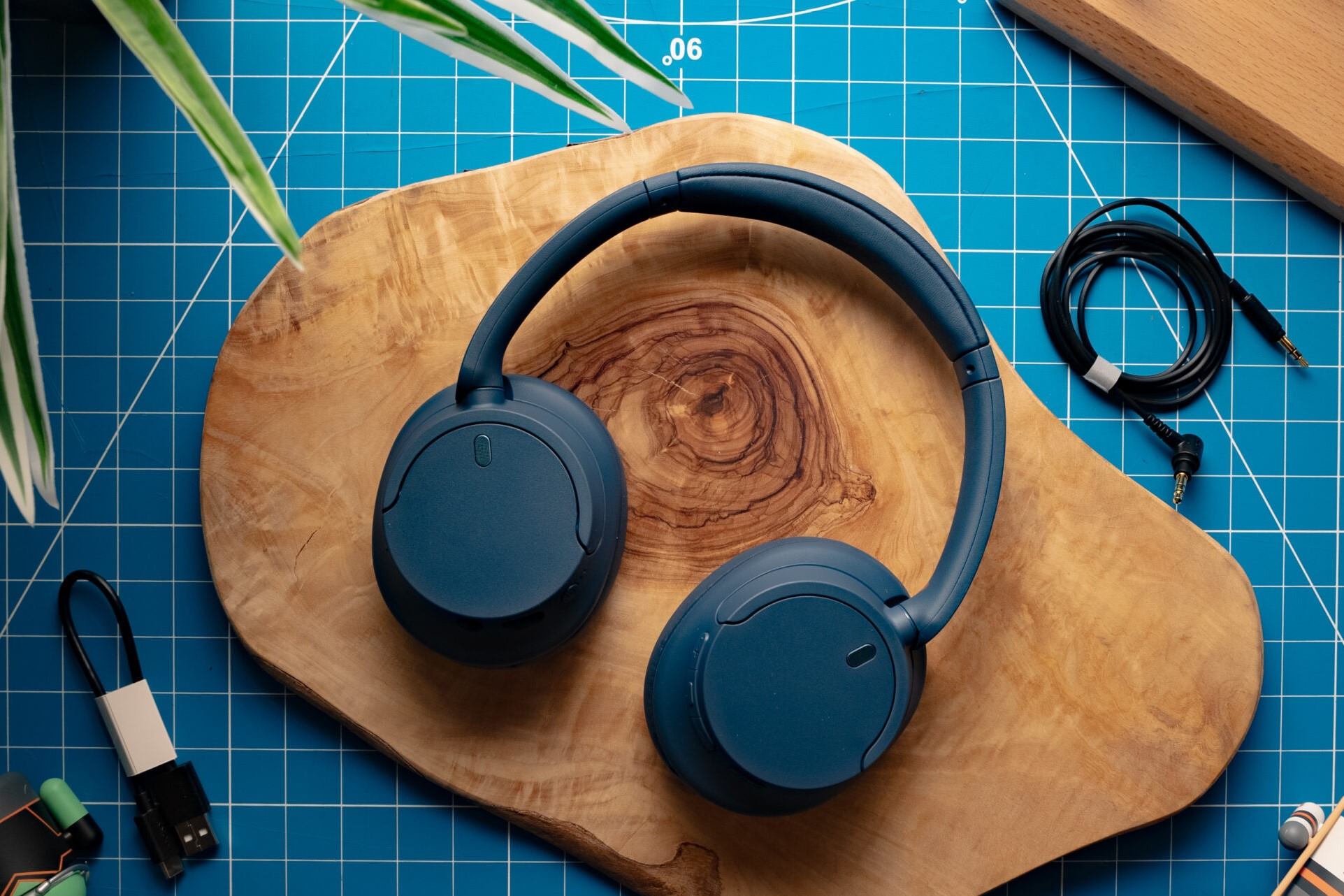 Plantronics Headset Sync: Connecting to the Base Station | Robots.net