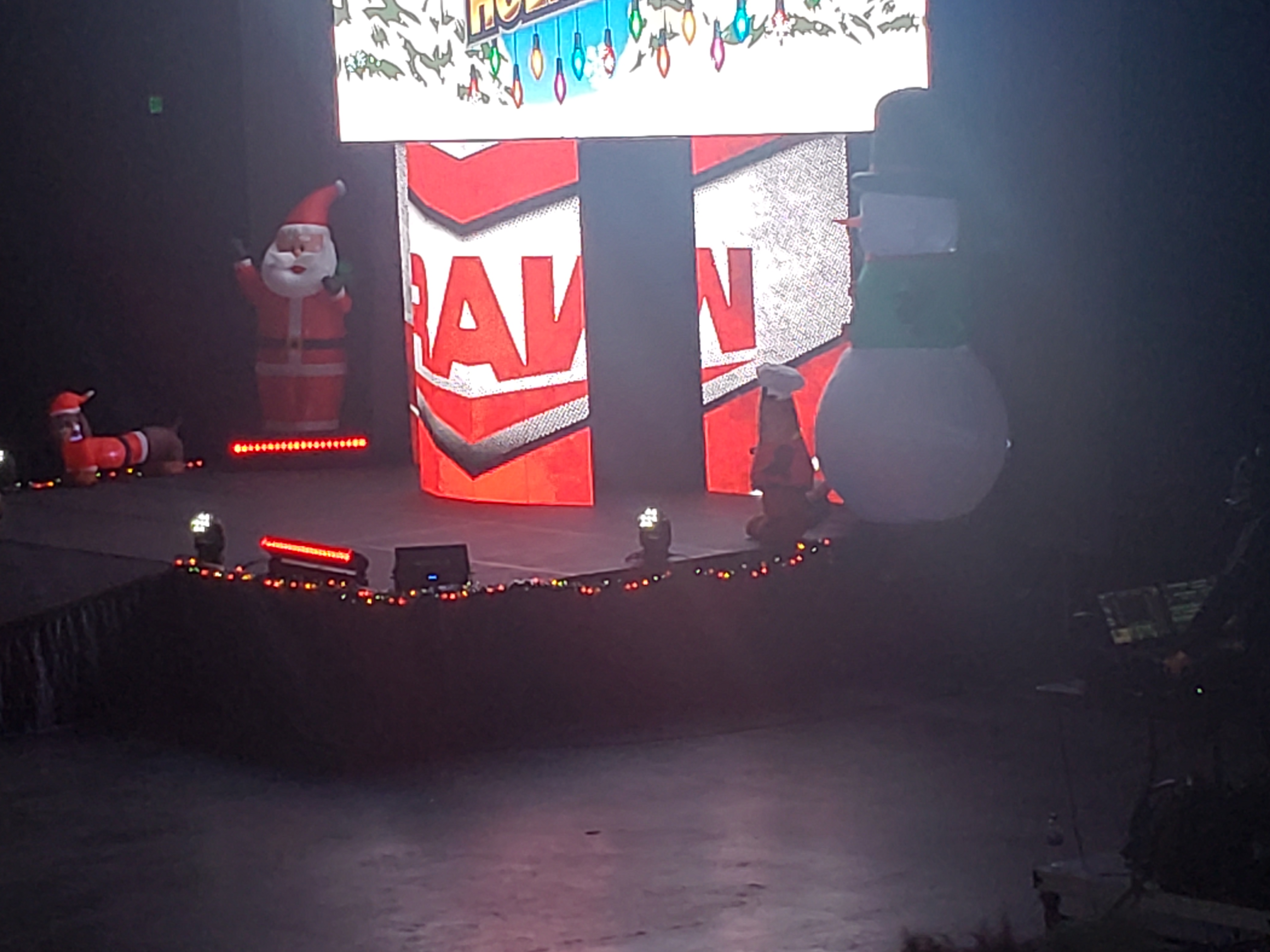 WWE Holiday Tour 2019 Stroke of Genius