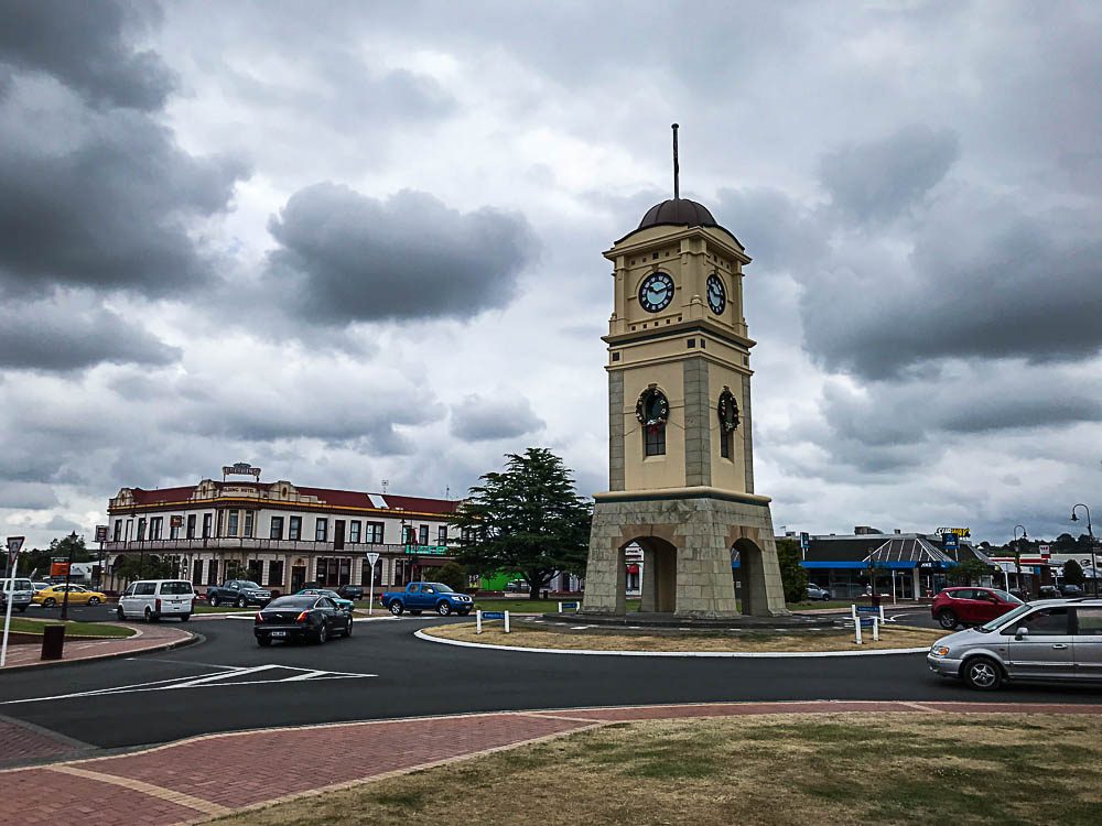 Feilding, Levin and Christmas Lights Rob's "Beats Working" Blog