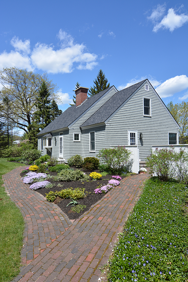 Country charm on Lake Opechee Roche Realty Group