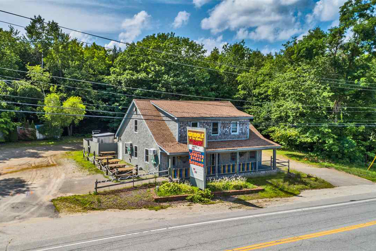 56 Daniel ster Highway a great spot for catching attention and