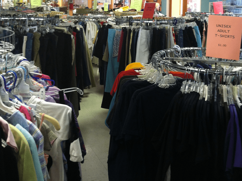 Volunteers help Rochester Area Neighborhood House in “clothes closet