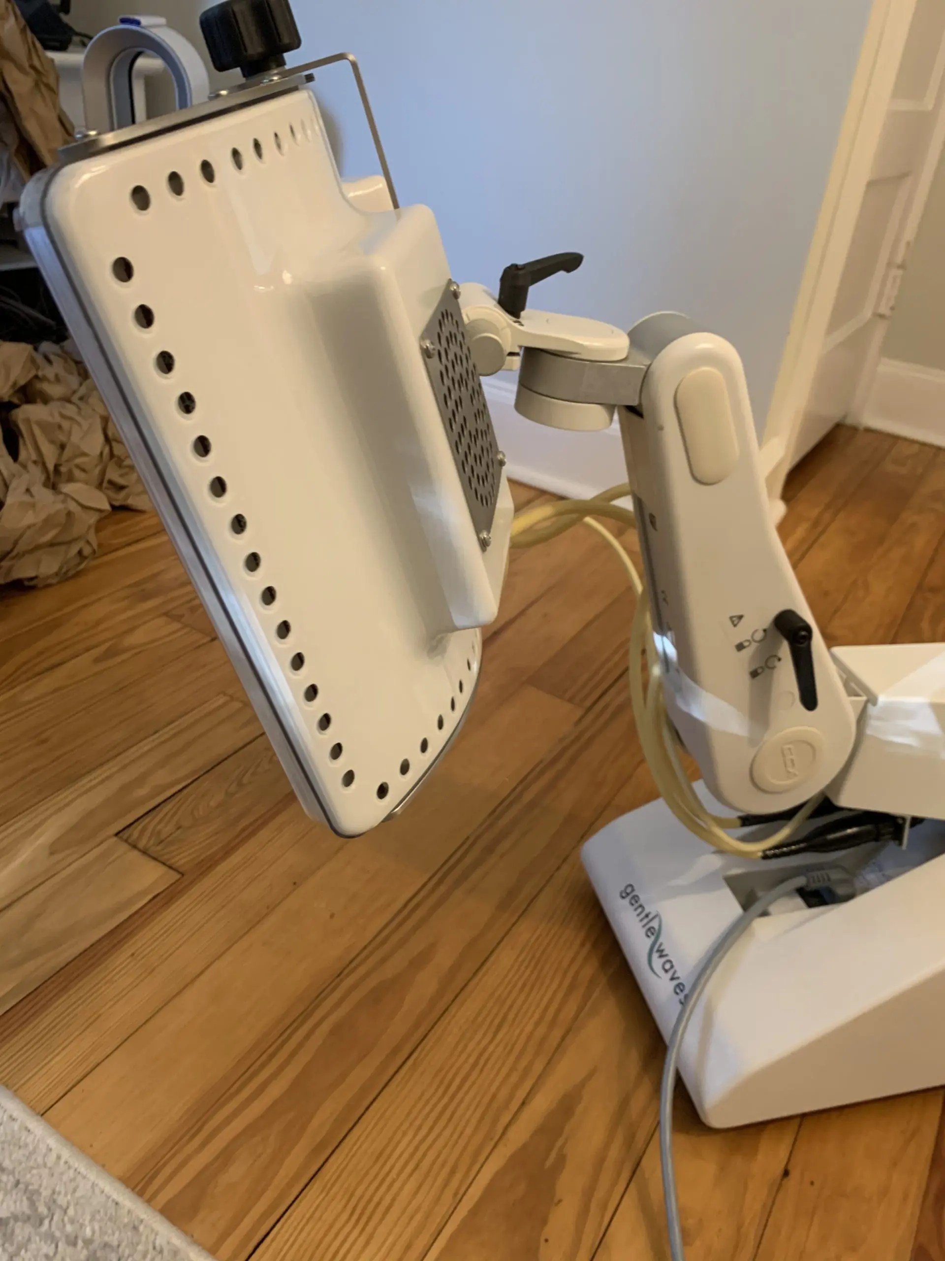 2008 Light Bioscience Gentlewaves LED Yellow Light Therapy Skin