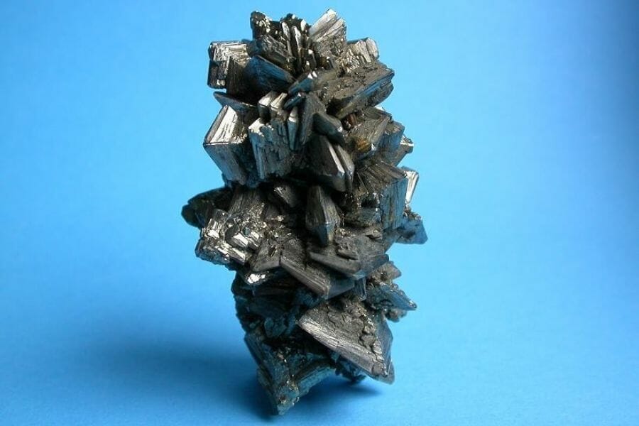 17 Amazing Silver Gems, Minerals, Crystals, and Rocks (Photos)