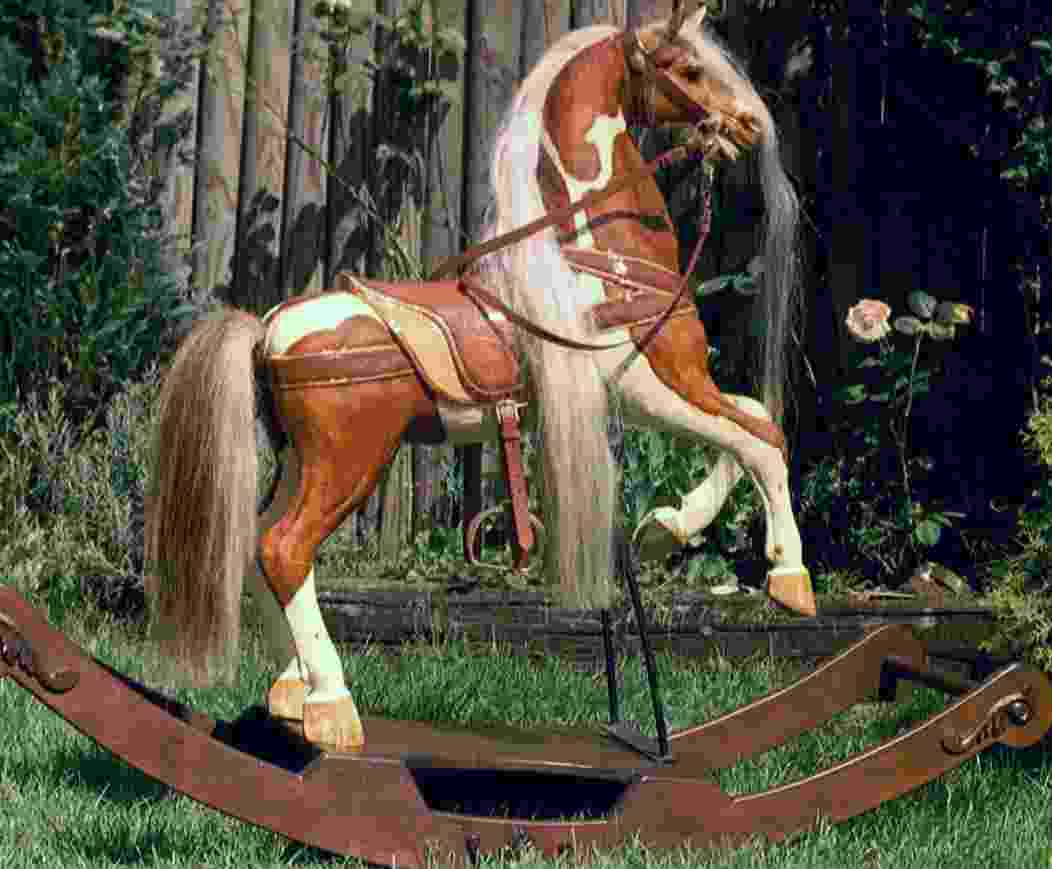 GiftsRocking Horse & Art Design Holland