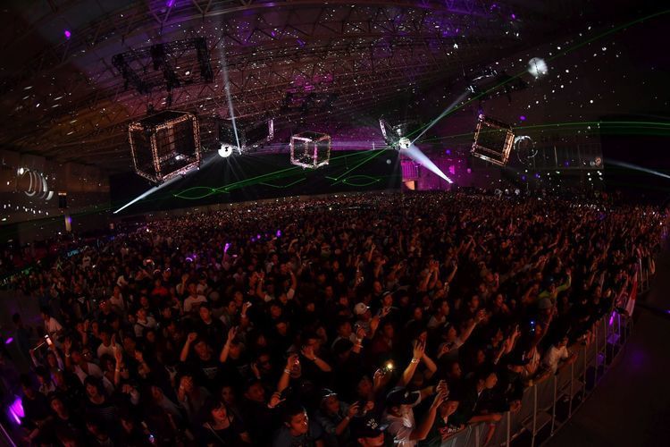 国際展示場9-11ホール | 幕張メッセ Electrox 2017 @ 幕張メッセ 国際展示場9～11ホール 2017.01.07 洋楽ライブレポート｜音楽情報サイトRockinon.com(ロッキング・オン ドットコム)