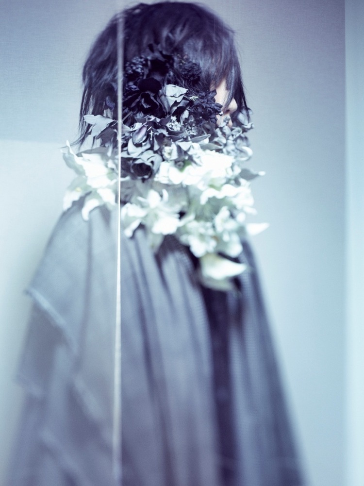 Lyrics 米津玄師 - 笛吹けども踊らず 歌詞 - Romaji Lyrics 歌詞 English Translation 米津玄師、初の本人出演映像となる、メジャー・デビュー・シングル「サンタマリア」のミュージック・ビデオを公開 (2013/04/24) 邦楽ニュース｜音楽情報サイトRockinon.com(ロッキング・オン ドットコム)